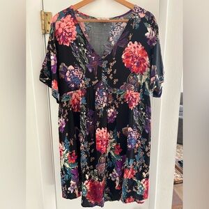 ANDREE BY UNIT Charcoal Floral Shift Dress
